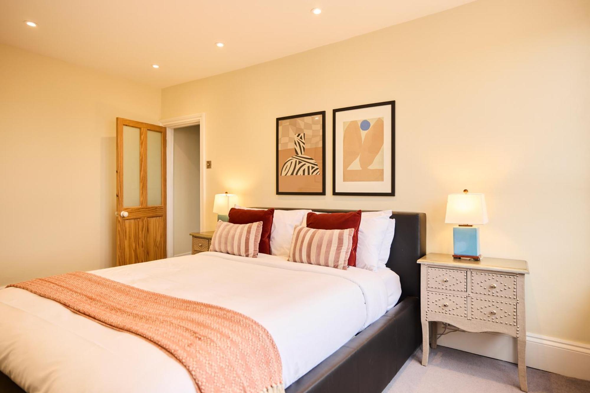 The Peckham Hideaway - Bright 3Bdr Flat Appartement Londen Buitenkant foto